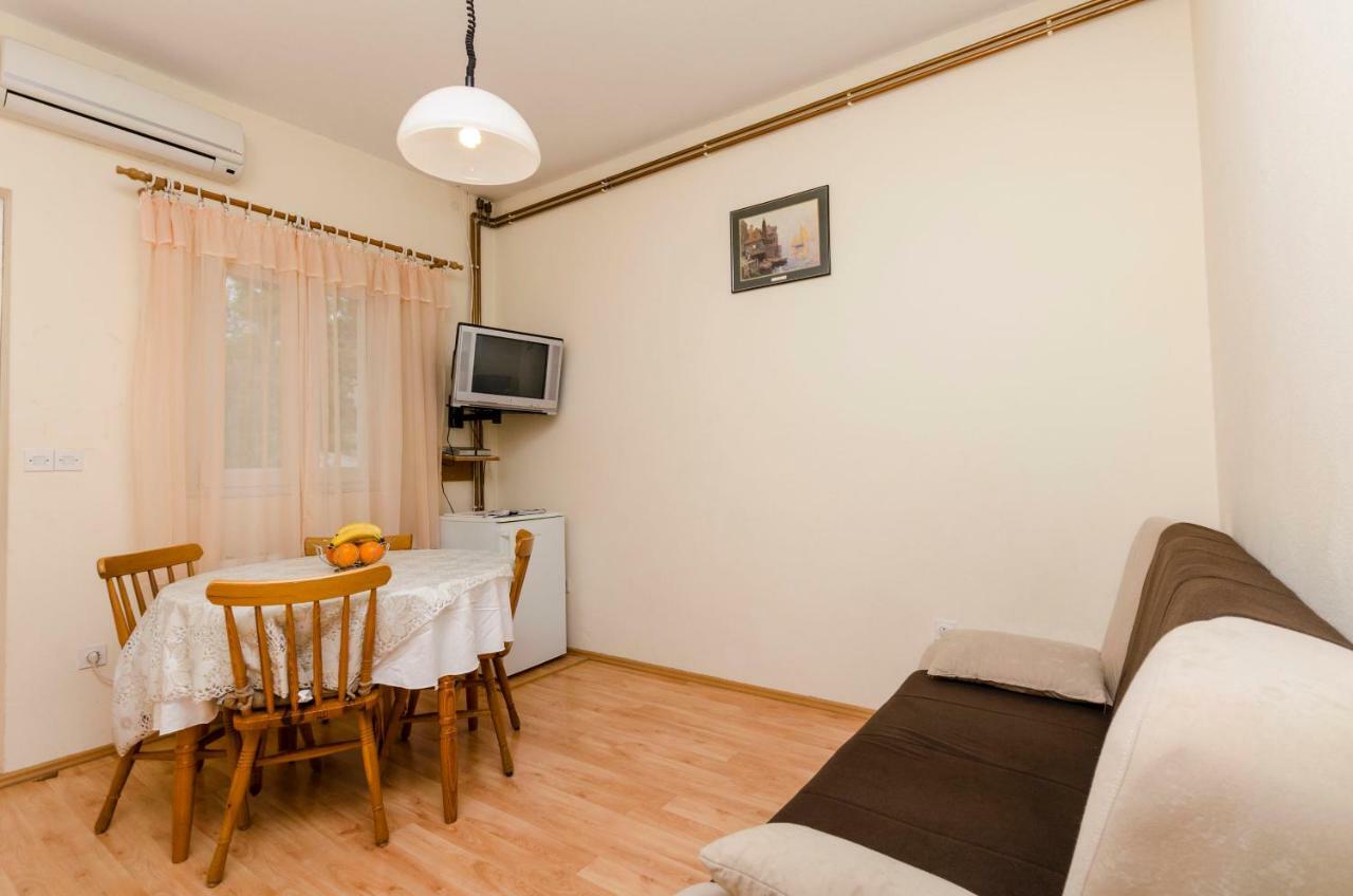 Apartments Ivan Bara - Primošten Esterno foto